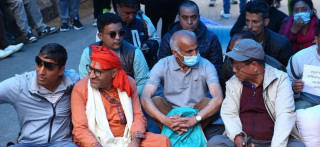 महावीरको धर्नास्थल पुगे डा. गोविन्द केसी