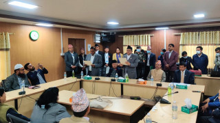 नवनिर्वाचित  उपेन्द्र यादवले लिए शपथ