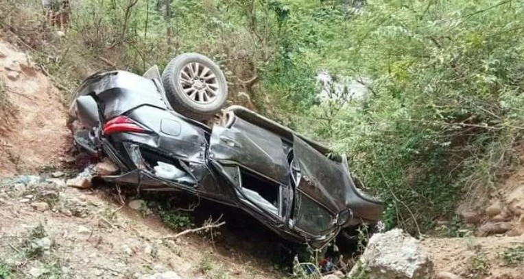 सुदूरका कानूनमन्त्री सवार गाडी दुर्घटना  हुृदाँ मन्त्री सिंहसहित ५ जना घाइते