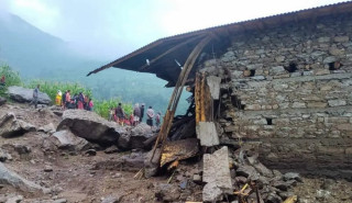 ओखलढुङ्गामा पहिरोमा पुरिएर एकै परिवारका ४ जनाको मृत्यु