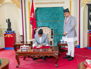 राष्ट्रपतिले गरे  मिटर व्याजसम्बन्धी विधेयक प्रमाणीकरण