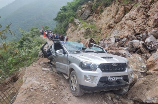 पाल्पामा पहिरोले स्कार्पियो पुरिँदा तीन जनाको मृत्यु, बालकसहित ८ जना घाइते