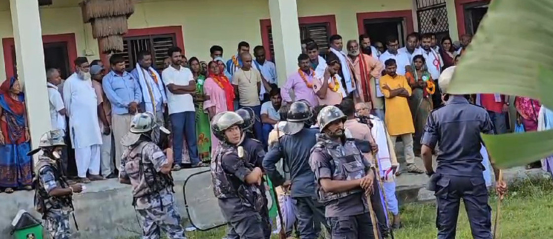 सिरहमा झडप हुँदा १६ आन्दोलनकारी र ६ प्रहरी घाइते