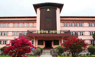 सर्वोच्च अदालतका न्यायाधीशहरूले ७ दिनको तलब भूकम्प पीडितलाई सहयोग गर्ने