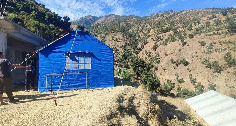 भूकम्पबाट प्रहरी कार्यालय भत्किएपछि त्रिपालबाटै काम