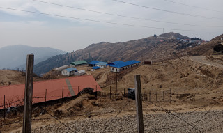 सीमावर्ती गाउँमा बन्द भए विद्यालय, प्राथमिक तह पढ्‌न पनि भारत जान्छन् विद्यार्थी