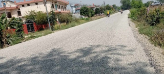 धनगढी–दिपायल द्रतमार्ग धमाधम कालोपत्र हुँदै