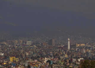 काठमाडौँ उपत्यकाको आकाशबाट तुवाँलो नहट्ने