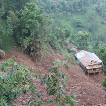 पहिरोले घर पुरिँदा म्याग्दीमा दुई जनाको मृत्यु