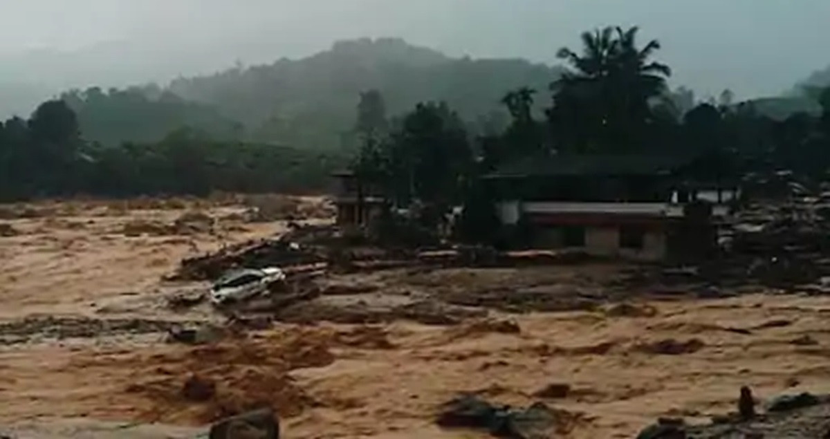   केरलामा पहिरोले ४ गाउँ तहसनहस , ४१ जनाको मृत्यु, ४ सय बढि बेपत्ता