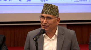 सरकार दिगो र स्थिर ढंगले शेयर बजार अघि बढेको हेर्न चाहन्छः  अर्थमन्त्री  पौडेल