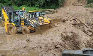झ्याप्ले खोलामा पुरिएको बसबाट १५ जनाको शव फेला