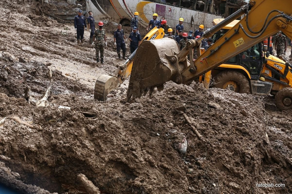 बाढी र पहिरोमा मृत्यु संख्या २१७ पुग्यो, २८ जना अझै बेपत्ता