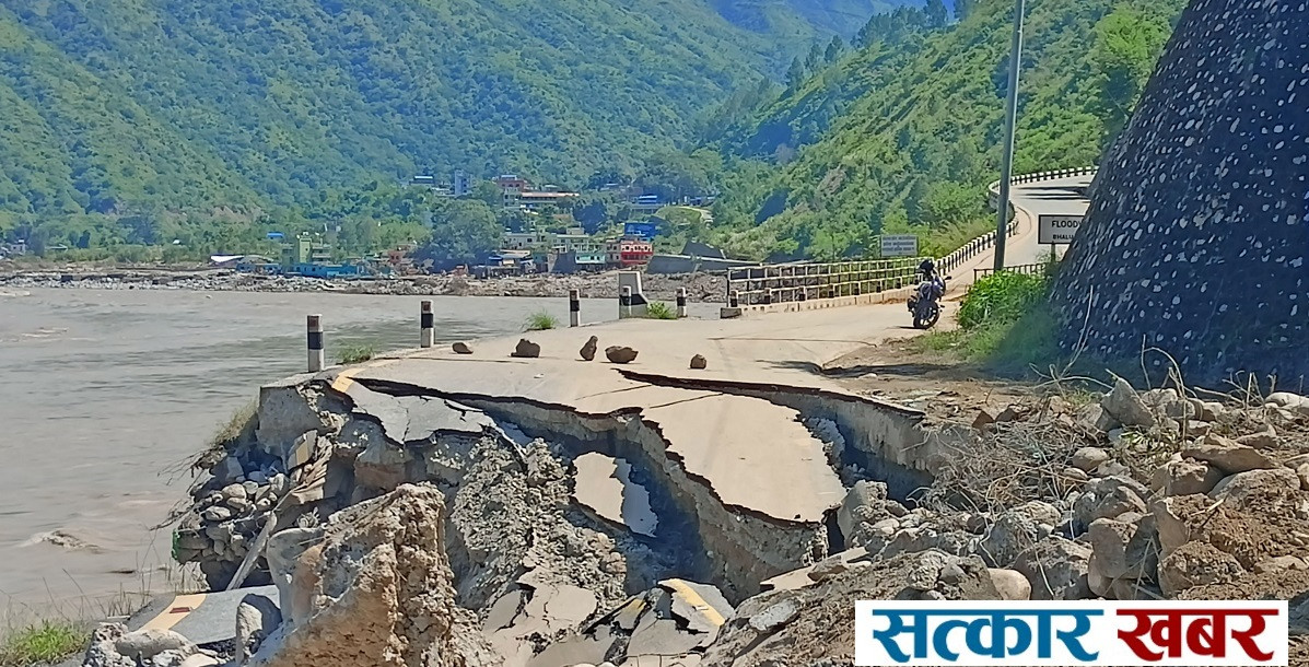 वीपी राजमार्ग बाढी र पहिरोको चपेटामा, दशैंअघि खुल्ने सम्भावना शून्य