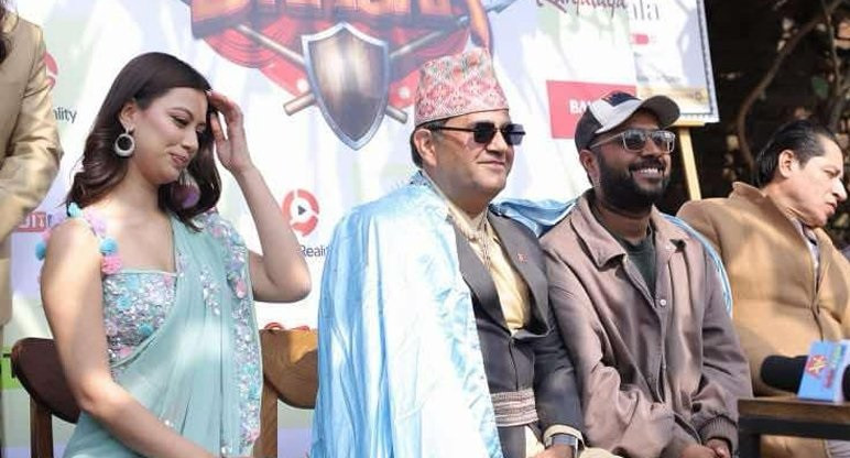 विजय बरालको ठाउँमा मनोज गजुरेल 'कमेडी दरबार'का महाराजा
