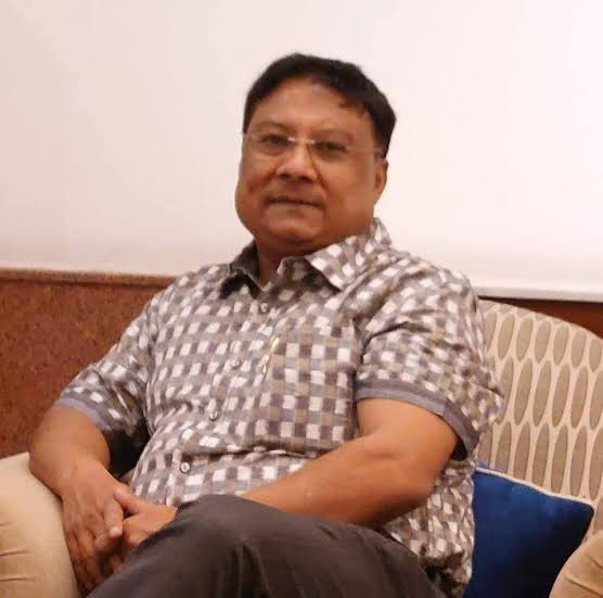 पत्रकार किशोर श्रेष्ठ पक्राउ