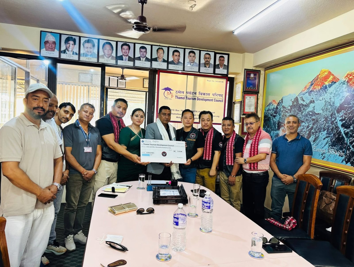 सिक्किमको मानवीय ऐक्यबद्धता : बाढीपीडितका लागि ७ लाख राहत रकम ठमेल परिषद्लाई हस्तान्तरण
