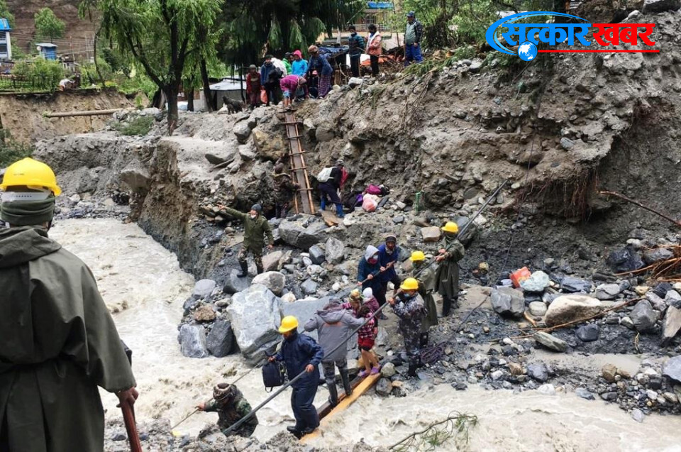 बाढी-पहिरोले मनाङको चामे अस्तव्यस्त : ५ घर बगे, सञ्चार र सडक सम्पर्क विच्छेद 
